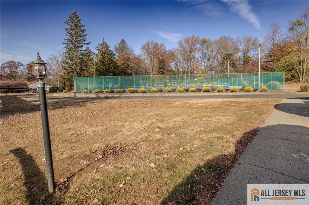 27 Meadow Green Circle #H, Manalapan, New Jersey image 37