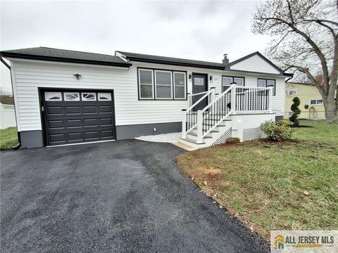 Homes For Sale - 397 Lake Avenue<br/> Middlesex County, Colonia, NJ 07067