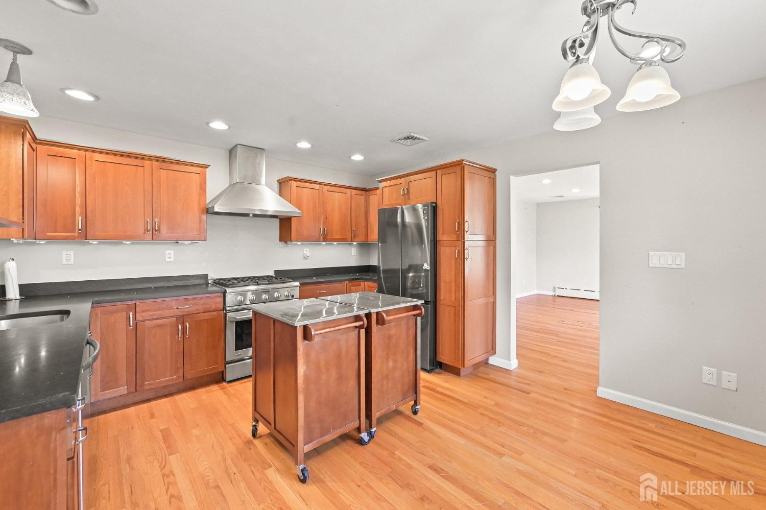 71 Elm Street, Edison, New Jersey image 7