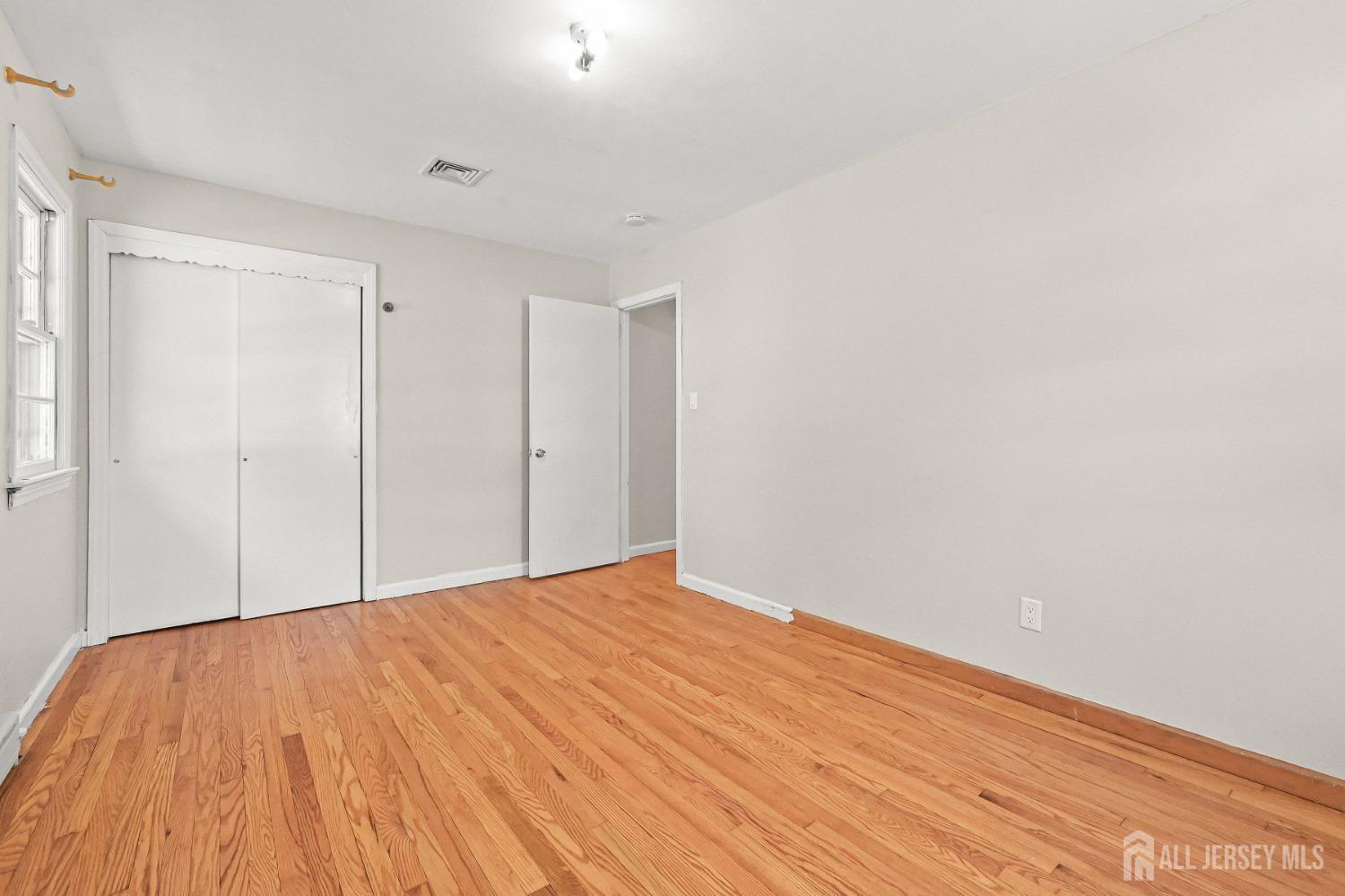 71 Elm Street, Edison, New Jersey image 16