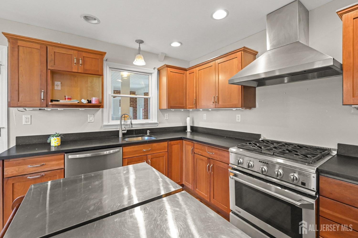 71 Elm Street, Edison, New Jersey image 8