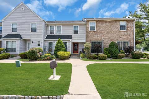 Condo For Sale - 200 Franklin Place<br/> Marlboro, NJ 07751