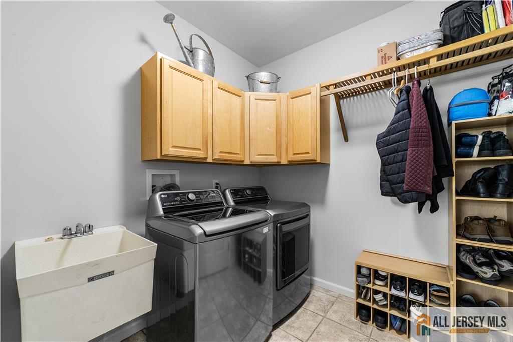 Monroe, New Jersey, 08831, United States, 5 Bedrooms Bedrooms, ,4 BathroomsBathrooms,Residential,Active,2045779
