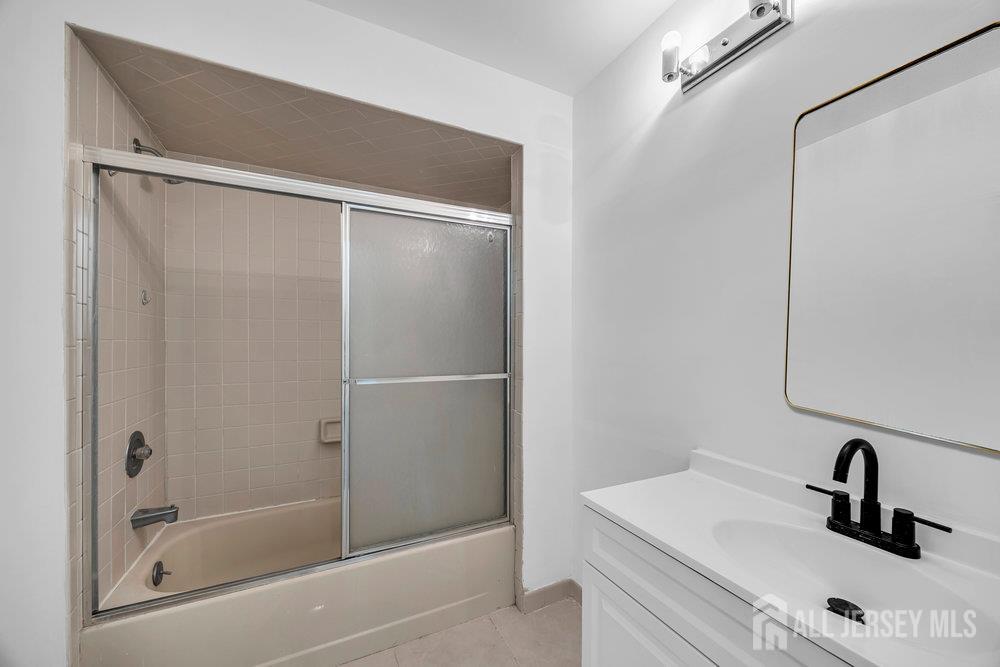 4 Gate House Lane, Edison, New Jersey image 23