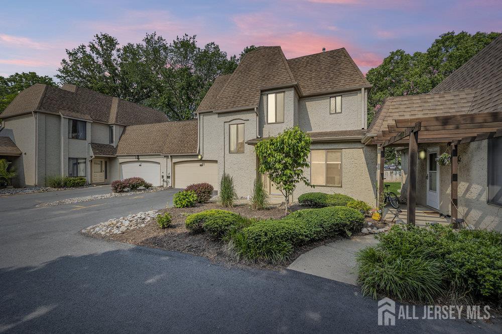4 Gate House Lane, Edison, New Jersey image 2