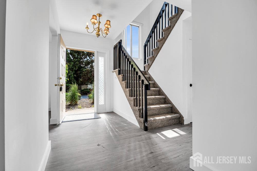 4 Gate House Lane, Edison, New Jersey image 6