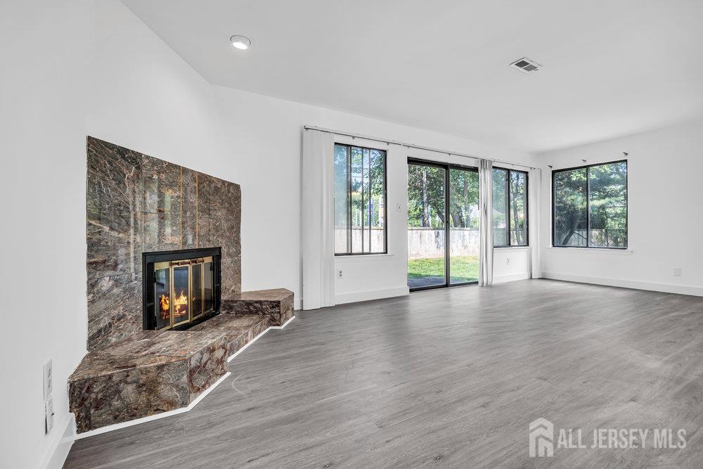 4 Gate House Lane, Edison, New Jersey image 9