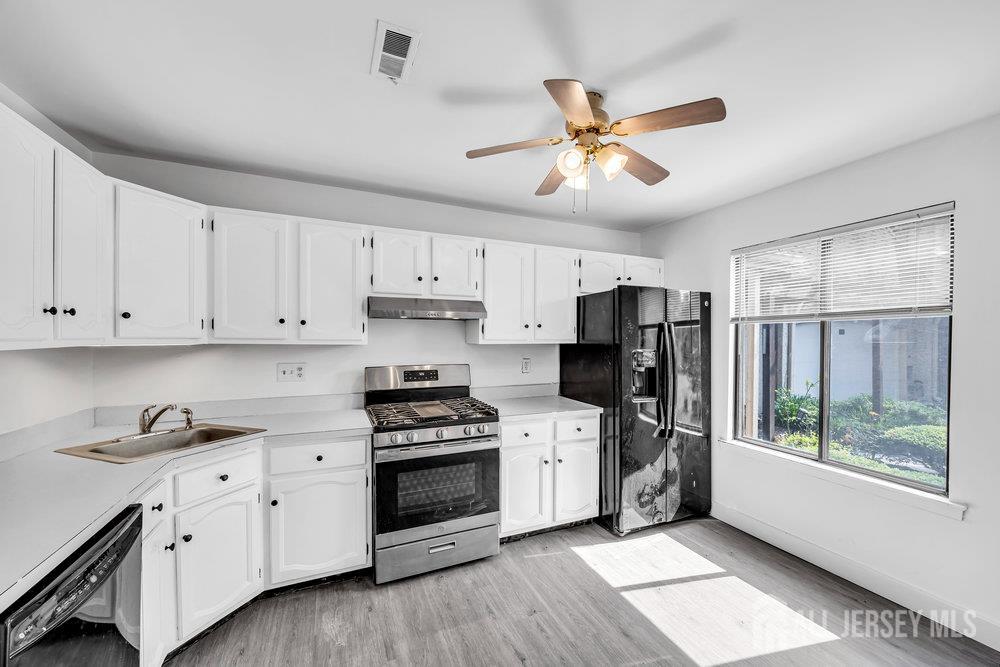 4 Gate House Lane, Edison, New Jersey image 15
