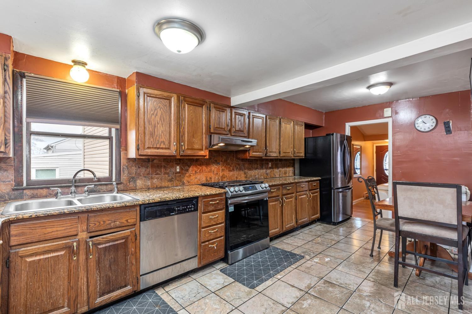 31 Florence Drive, Sayreville, New Jersey image 6
