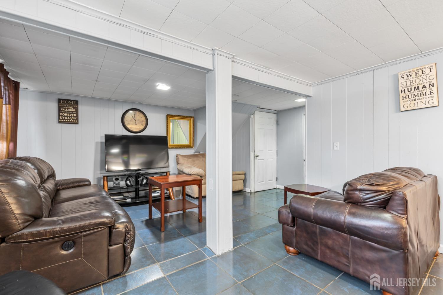 31 Florence Drive, Sayreville, New Jersey image 12