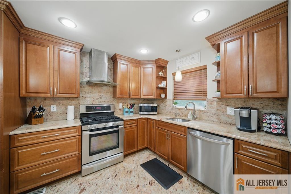 102 Murdock Street, Fords, New Jersey image 6
