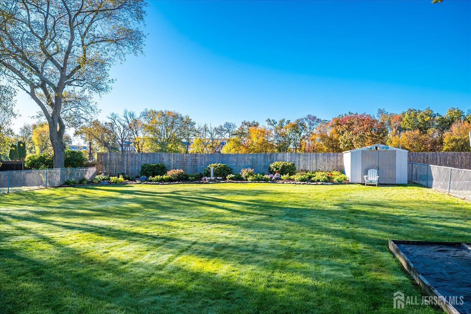 South Plainfield, New Jersey 07080, United States, 5 Bedrooms Bedrooms, ,3 BathroomsBathrooms,Residential,Active,233884