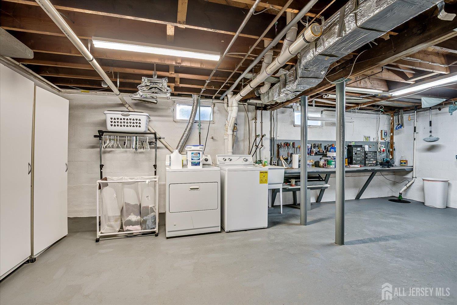 South Plainfield, New Jersey 07080, United States, 5 Bedrooms Bedrooms, ,3 BathroomsBathrooms,Residential,Active,233884