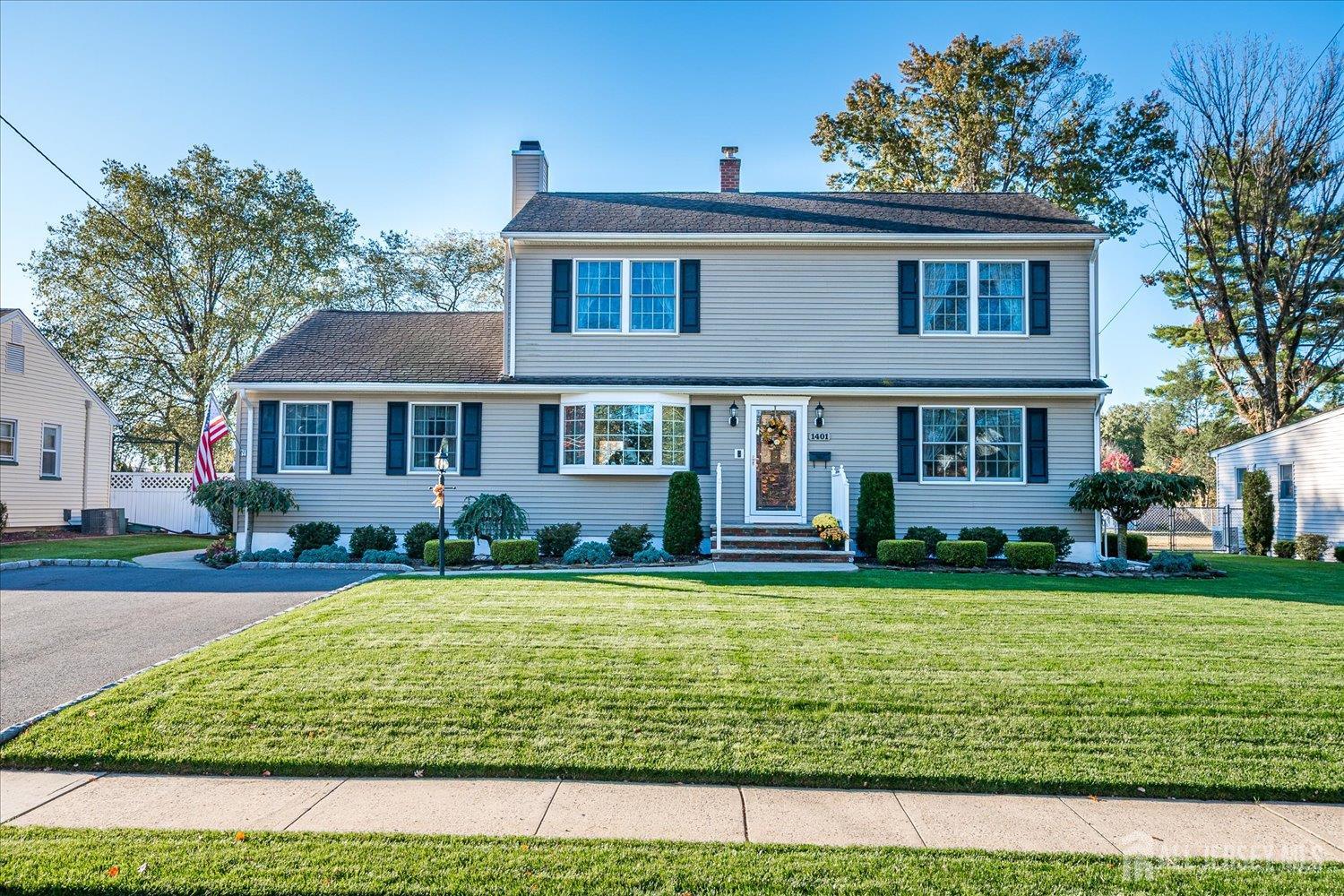 South Plainfield, New Jersey 07080, United States, 5 Bedrooms Bedrooms, ,3 BathroomsBathrooms,Residential,Active,233884