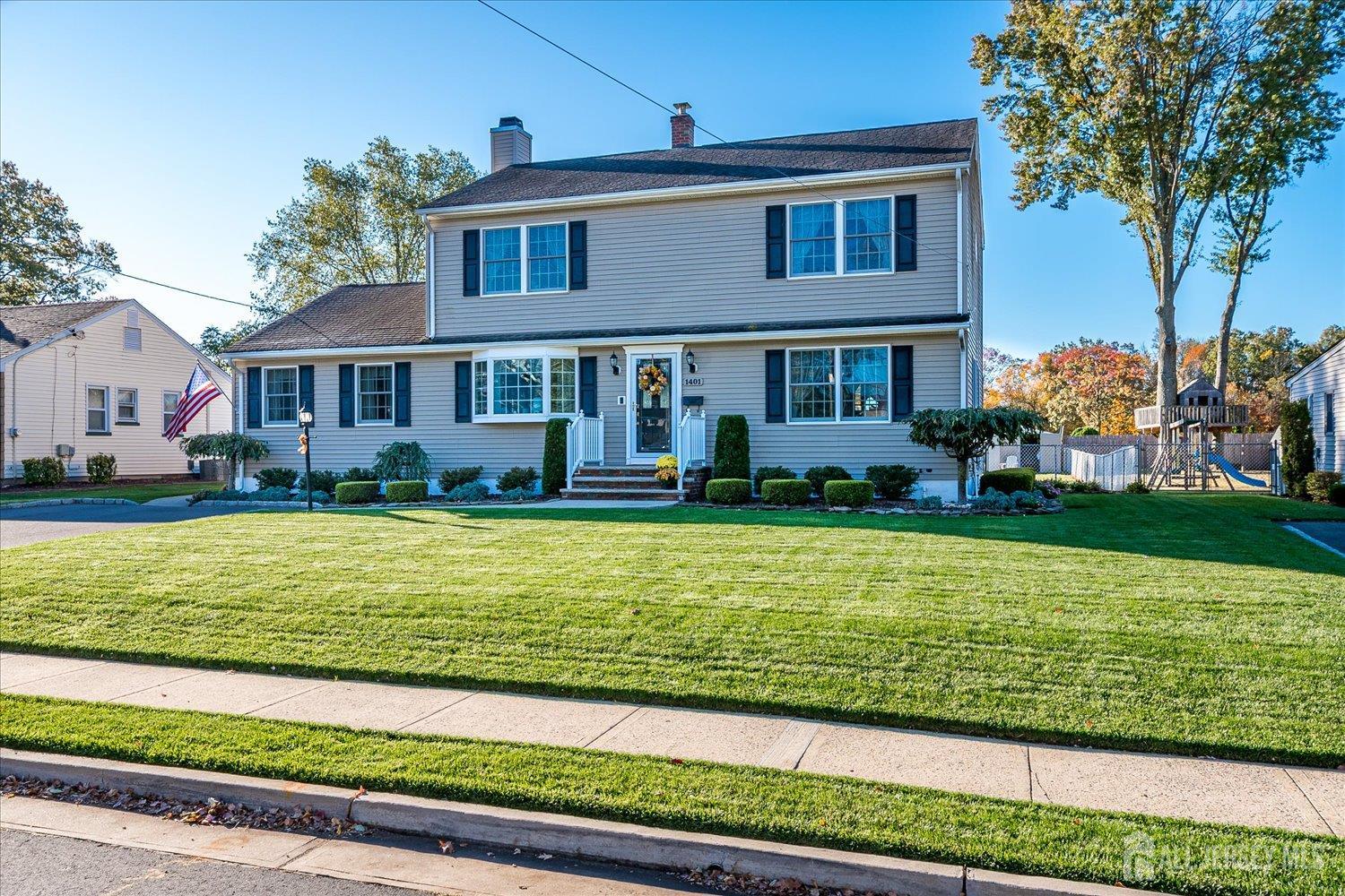 South Plainfield, New Jersey 07080, United States, 5 Bedrooms Bedrooms, ,3 BathroomsBathrooms,Residential,Active,233884