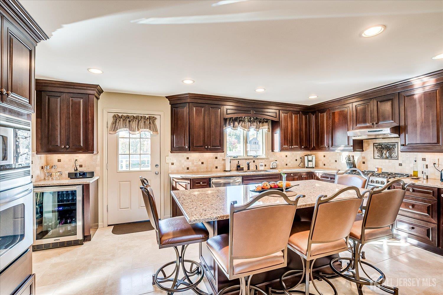 South Plainfield, New Jersey 07080, United States, 5 Bedrooms Bedrooms, ,3 BathroomsBathrooms,Residential,Active,233884