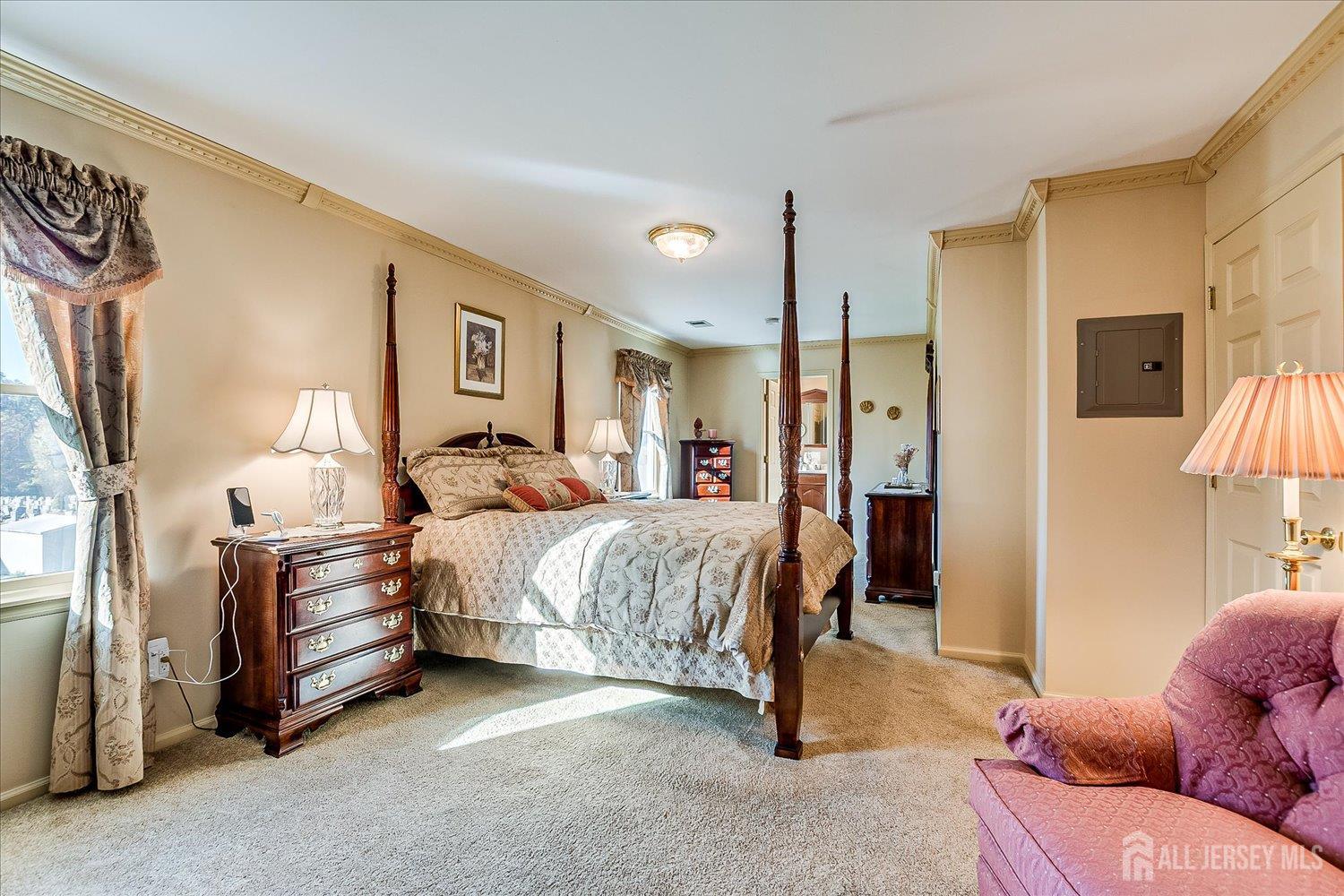 South Plainfield, New Jersey 07080, United States, 5 Bedrooms Bedrooms, ,3 BathroomsBathrooms,Residential,Active,233884