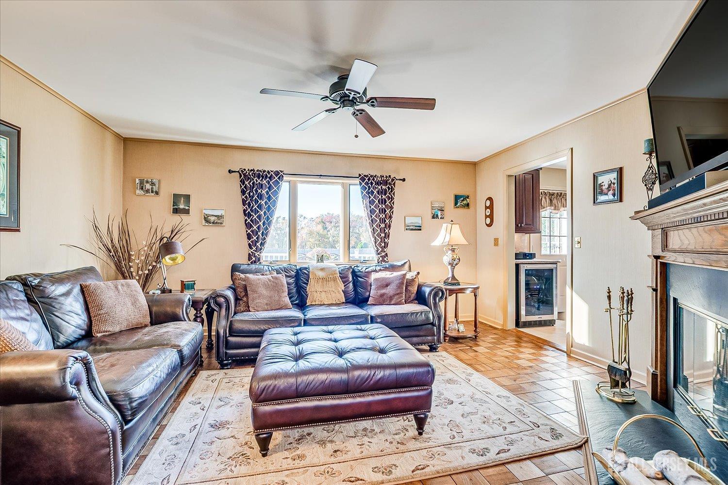 South Plainfield, New Jersey 07080, United States, 5 Bedrooms Bedrooms, ,3 BathroomsBathrooms,Residential,Active,233884