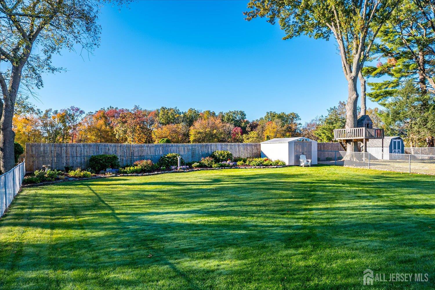 South Plainfield, New Jersey 07080, United States, 5 Bedrooms Bedrooms, ,3 BathroomsBathrooms,Residential,Active,233884