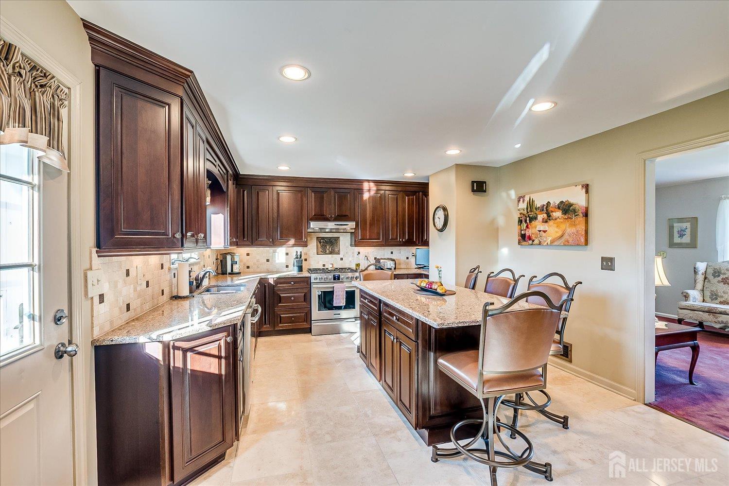 South Plainfield, New Jersey 07080, United States, 5 Bedrooms Bedrooms, ,3 BathroomsBathrooms,Residential,Active,233884