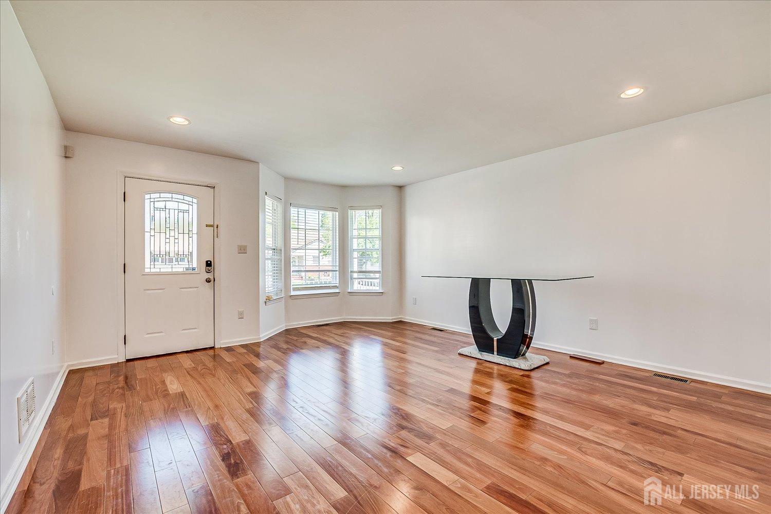 230 S 10th Avenue, Highland Park, New Jersey image 3