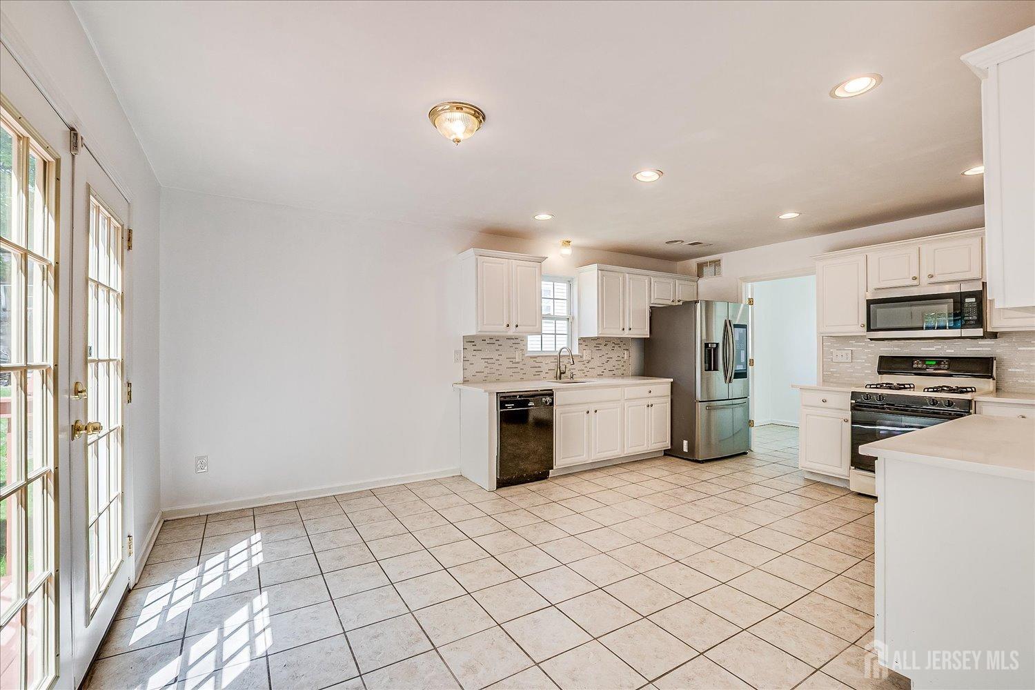 230 S 10th Avenue, Highland Park, New Jersey image 8