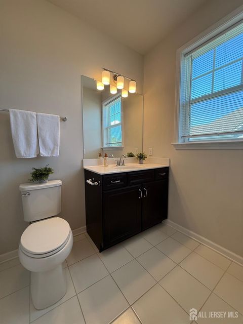 Condo For Sale - 302 Dickson Court<br/> Middlesex County, Highland Park, NJ 08904