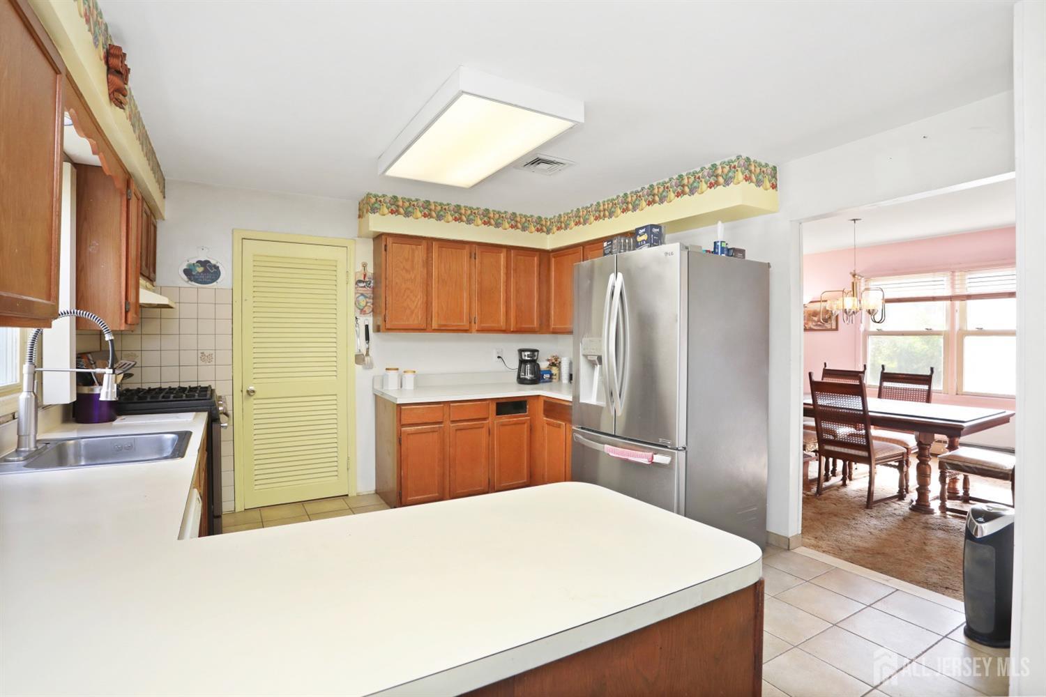16 Meadow Lane, Old Bridge, New Jersey image 9