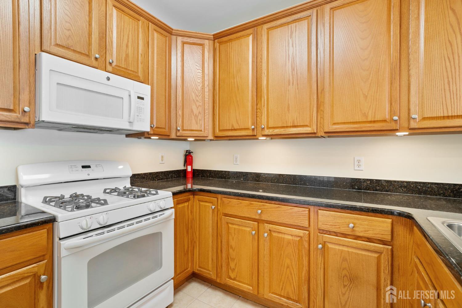 540 Cranbury Road #407, East Brunswick, New Jersey image 17