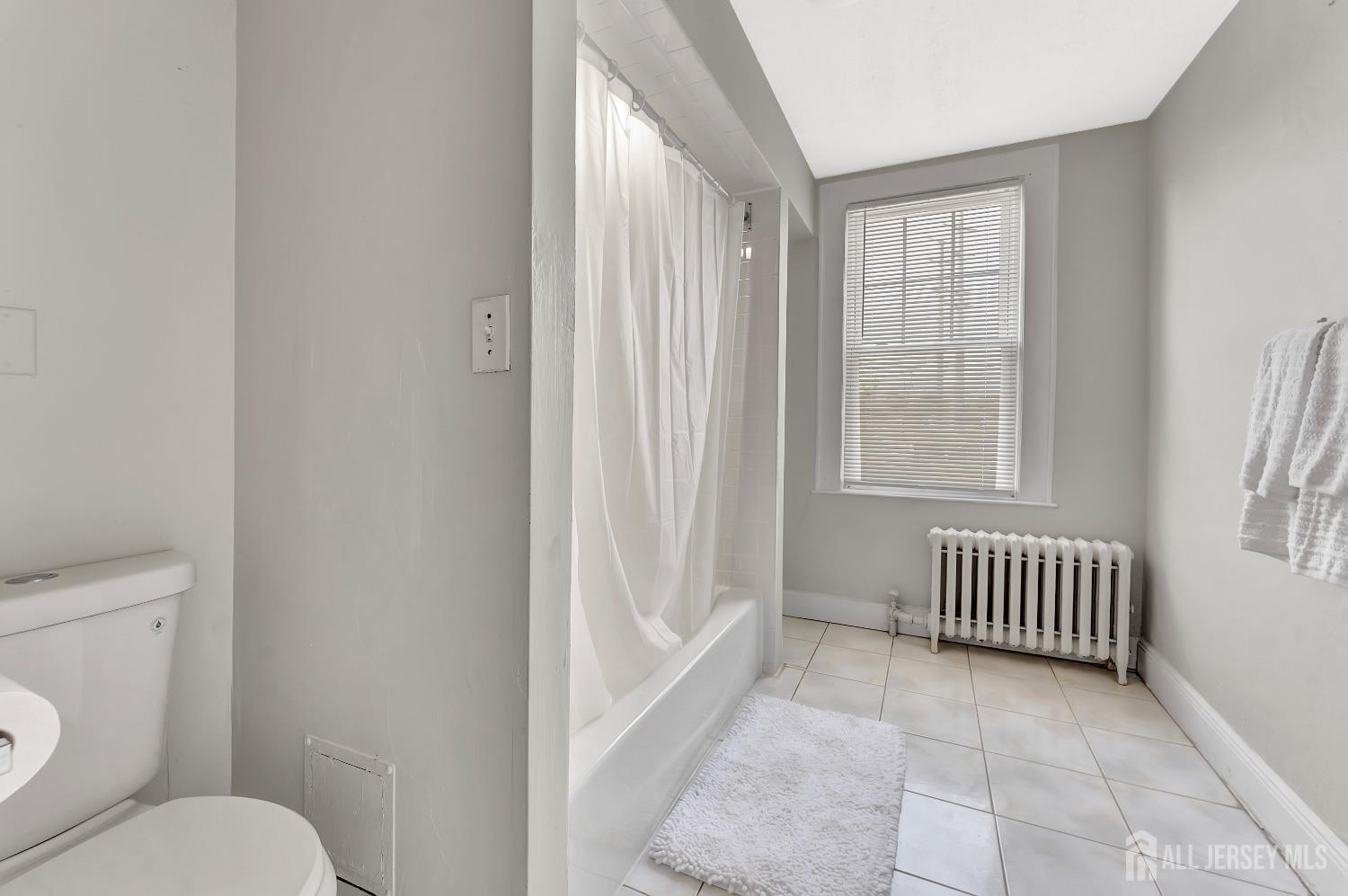 17 Milos Way, Port Reading, New Jersey image 20