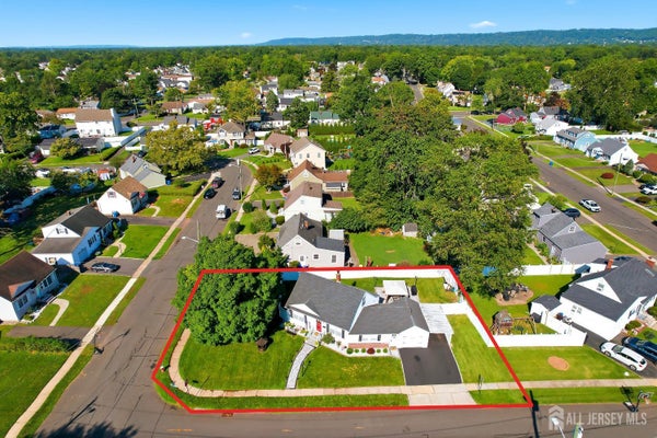 52 LEEDS DR, SOUTH PLAINFIELD, NJ 07080 - Image 76df9457df92cb0c71c4e57d506dd7c8/4243832275