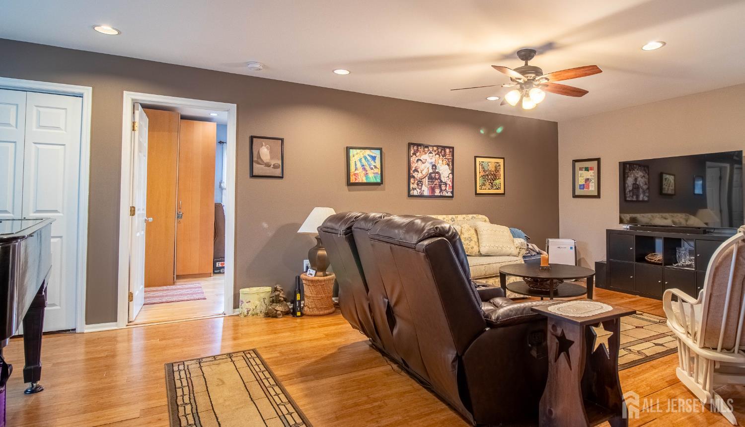 11 Drexel Terrace, Monroe Township, New Jersey image 14