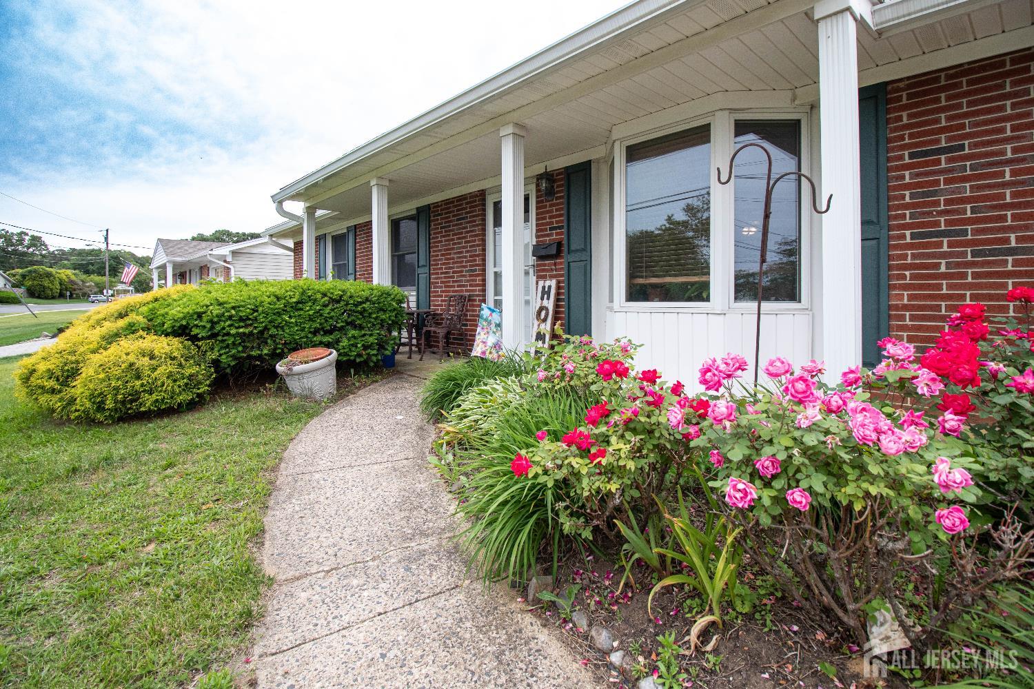 11 Drexel Terrace, Monroe Township, New Jersey image 3
