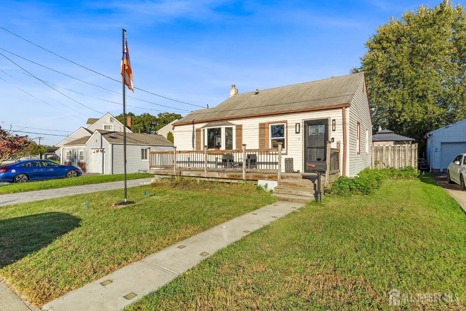 44 Eisenhower Drive