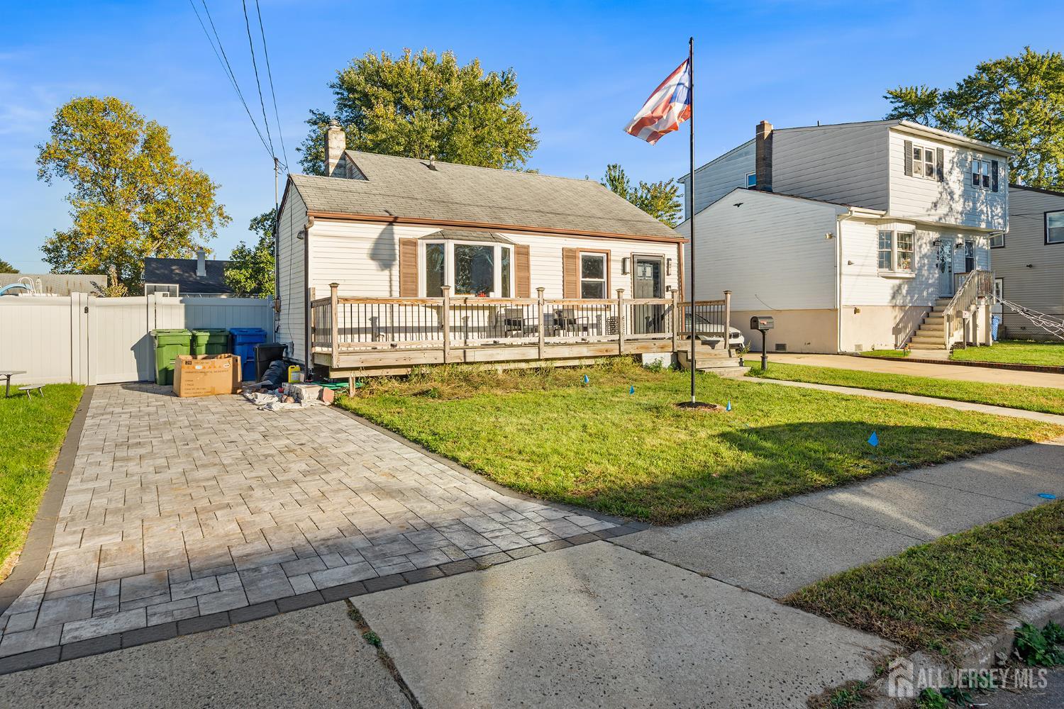 44 Eisenhower Drive