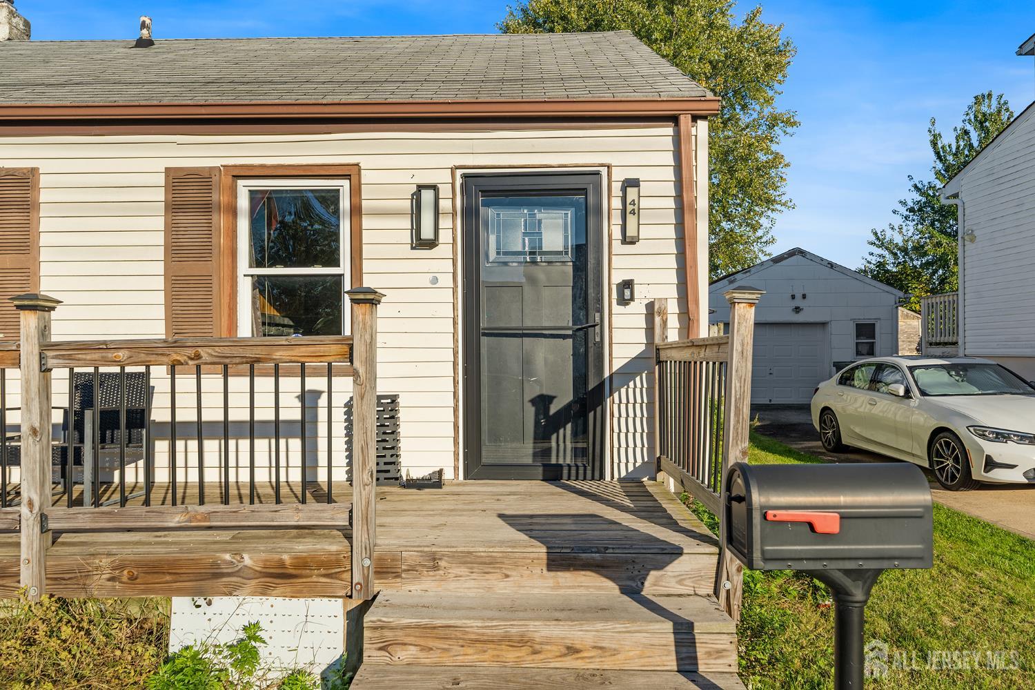 44 Eisenhower Drive