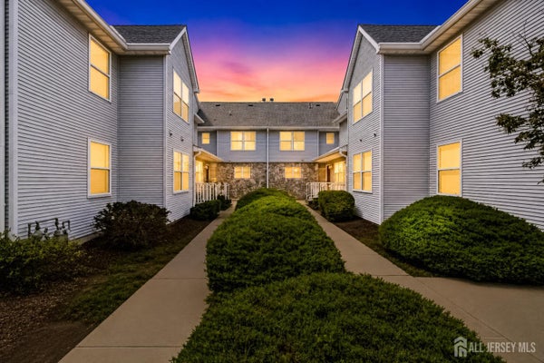 30 KENSINGTON DR, PISCATAWAY, NJ 08854 - Image 77edc45b0d7b6130a035bdd2873b9ce0/912977673