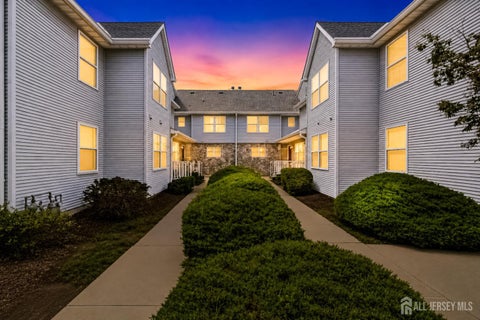 Condo For Sale - 30 Kensington Drive<br/> Piscataway, NJ 08854