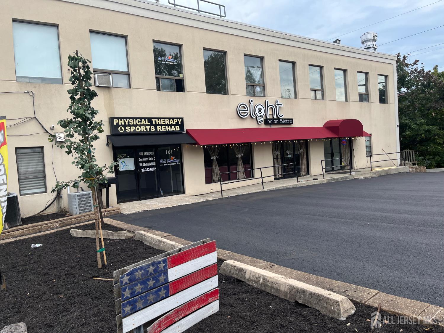 161 LINCOLN Highway