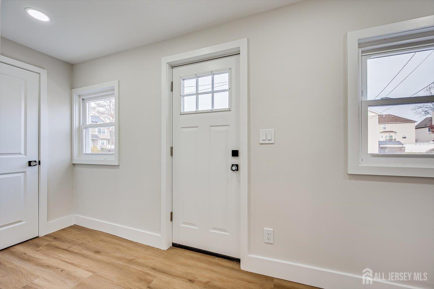 Woodbridge Proper, New Jersey 07095, United States, 3 Bedrooms Bedrooms, ,2 BathroomsBathrooms,Residential,Active,253173