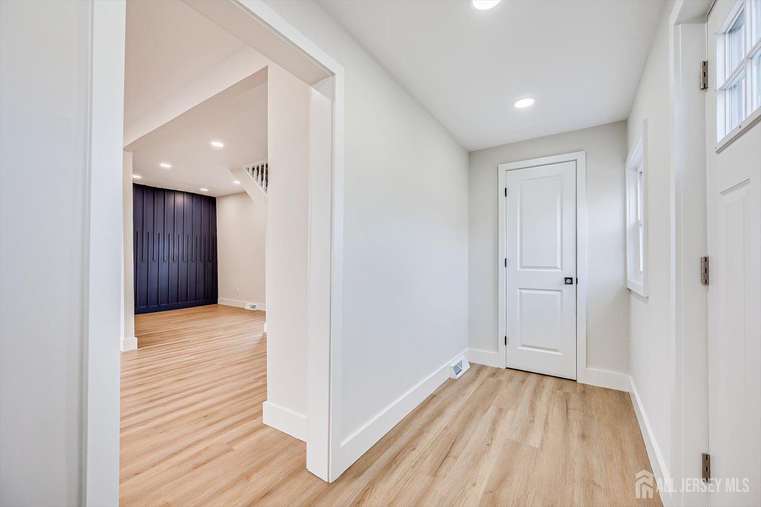 Woodbridge Proper, New Jersey 07095, United States, 3 Bedrooms Bedrooms, ,2 BathroomsBathrooms,Residential,Active,253173