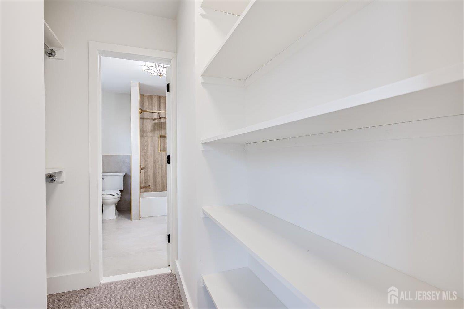 Woodbridge Proper, New Jersey 07095, United States, 3 Bedrooms Bedrooms, ,2 BathroomsBathrooms,Residential,Active,253173