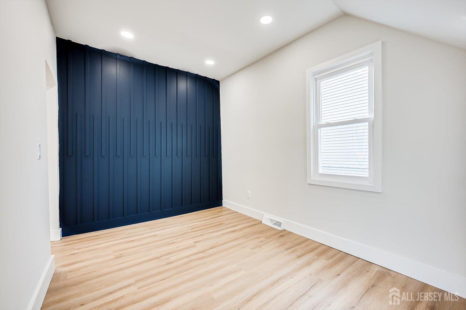 Woodbridge Proper, New Jersey 07095, United States, 3 Bedrooms Bedrooms, ,2 BathroomsBathrooms,Residential,Active,253173