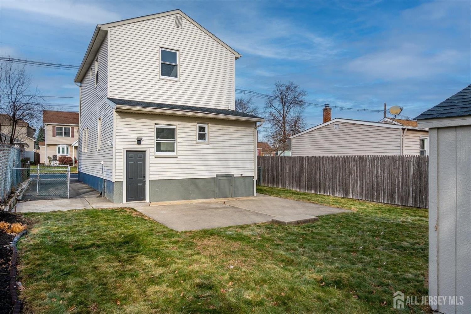 Woodbridge Proper, New Jersey 07095, United States, 3 Bedrooms Bedrooms, ,2 BathroomsBathrooms,Residential,Active,253173