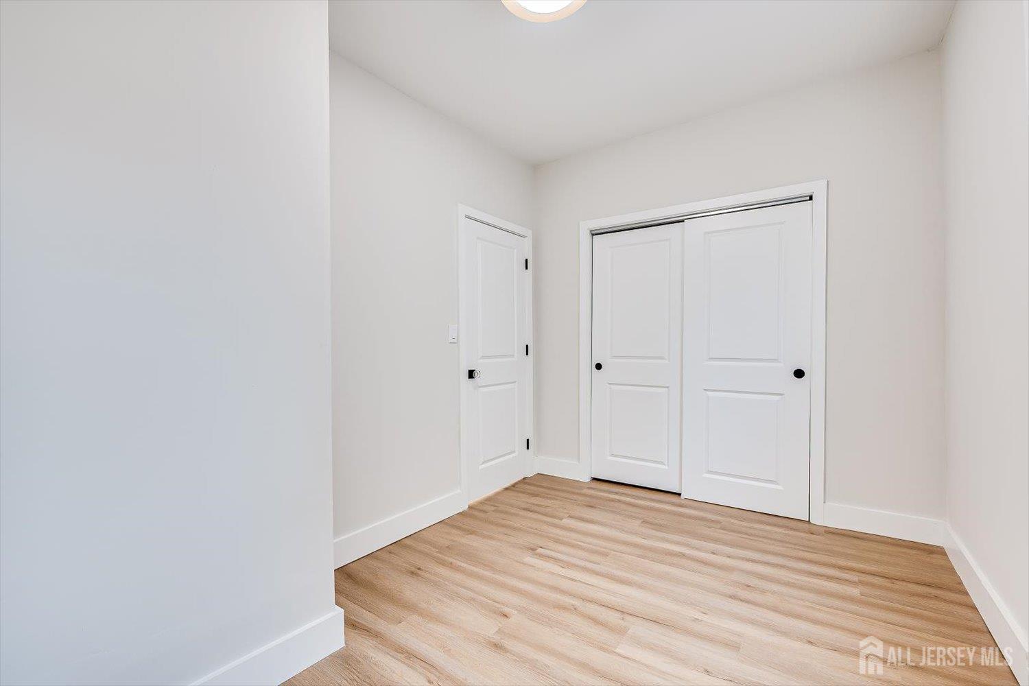 Woodbridge Proper, New Jersey 07095, United States, 3 Bedrooms Bedrooms, ,2 BathroomsBathrooms,Residential,Active,253173