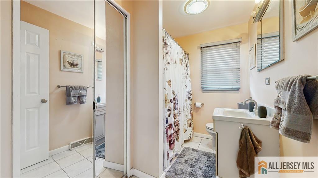 135 Archangela Avenue, Colonia, New Jersey image 24