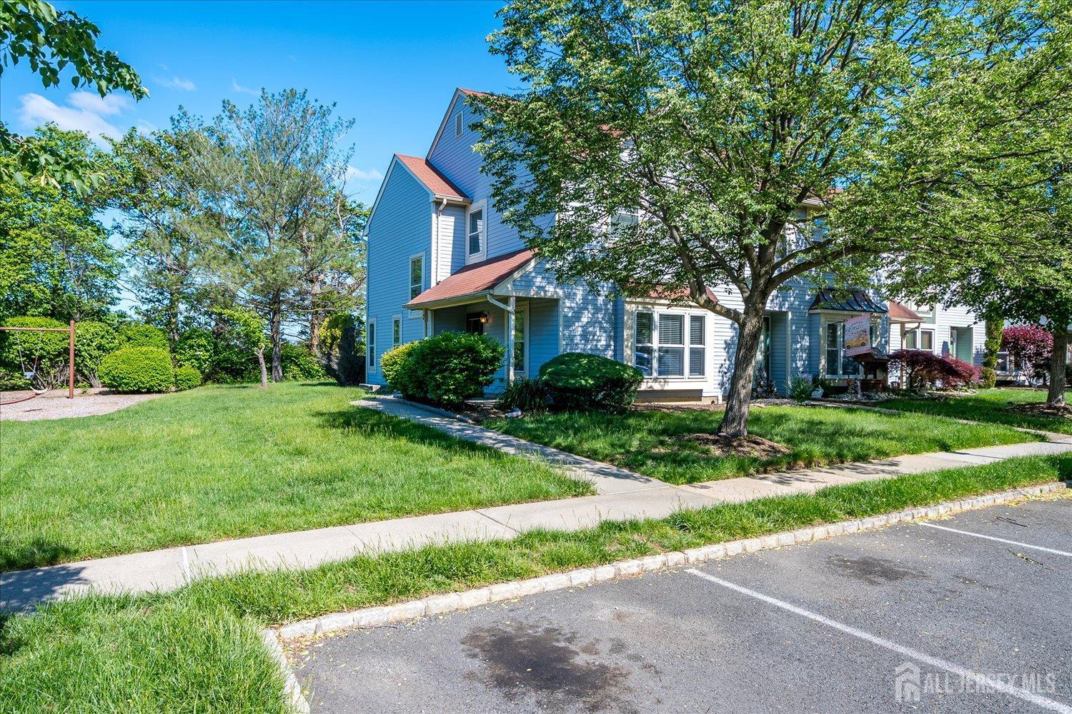 7 Heather Way, Sayreville, New Jersey image 1
