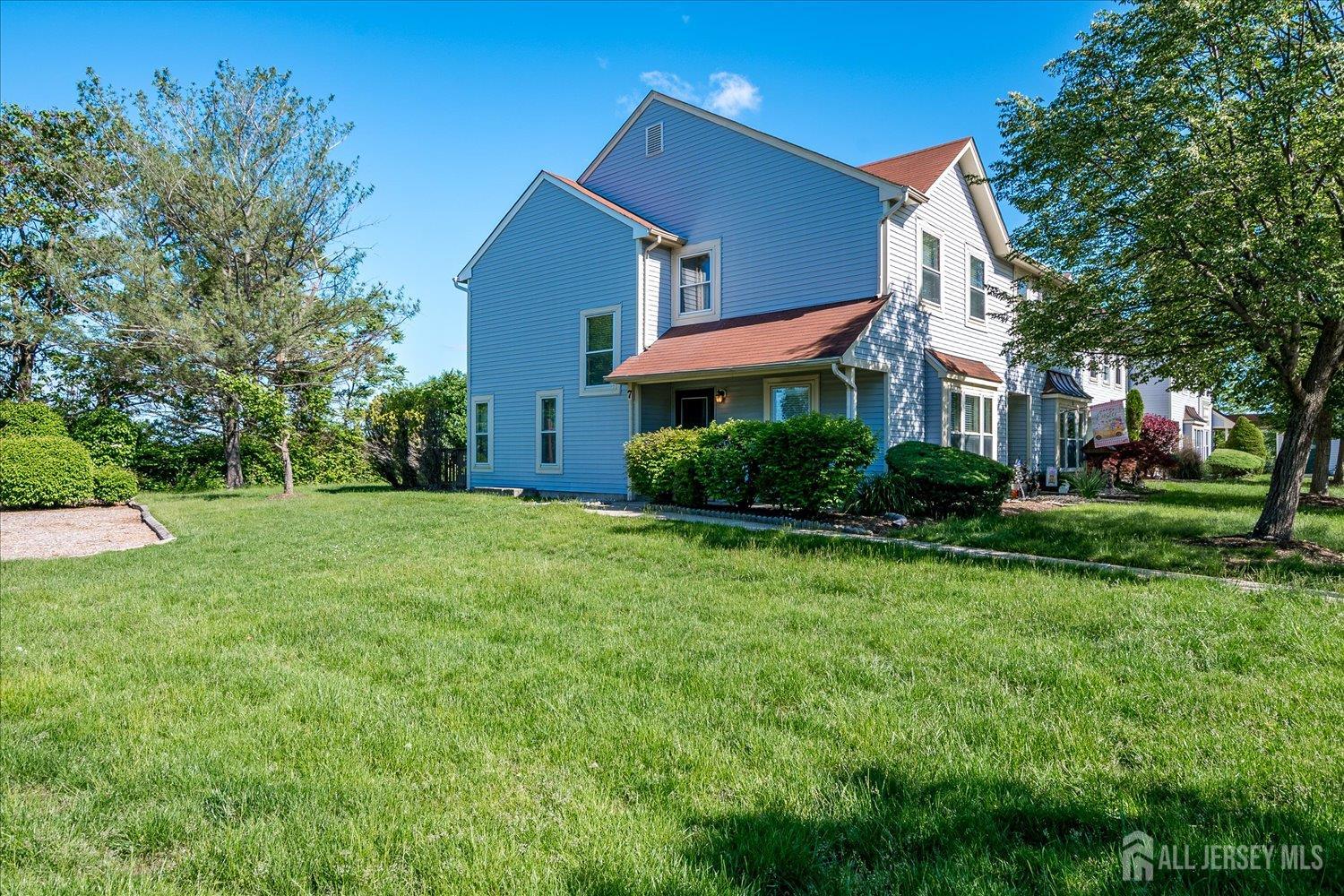 7 Heather Way, Sayreville, New Jersey image 2