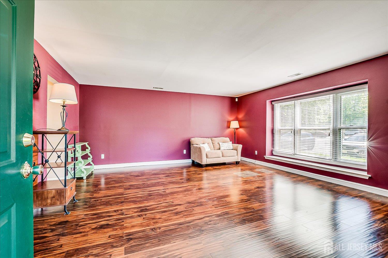 7 Heather Way, Sayreville, New Jersey image 4