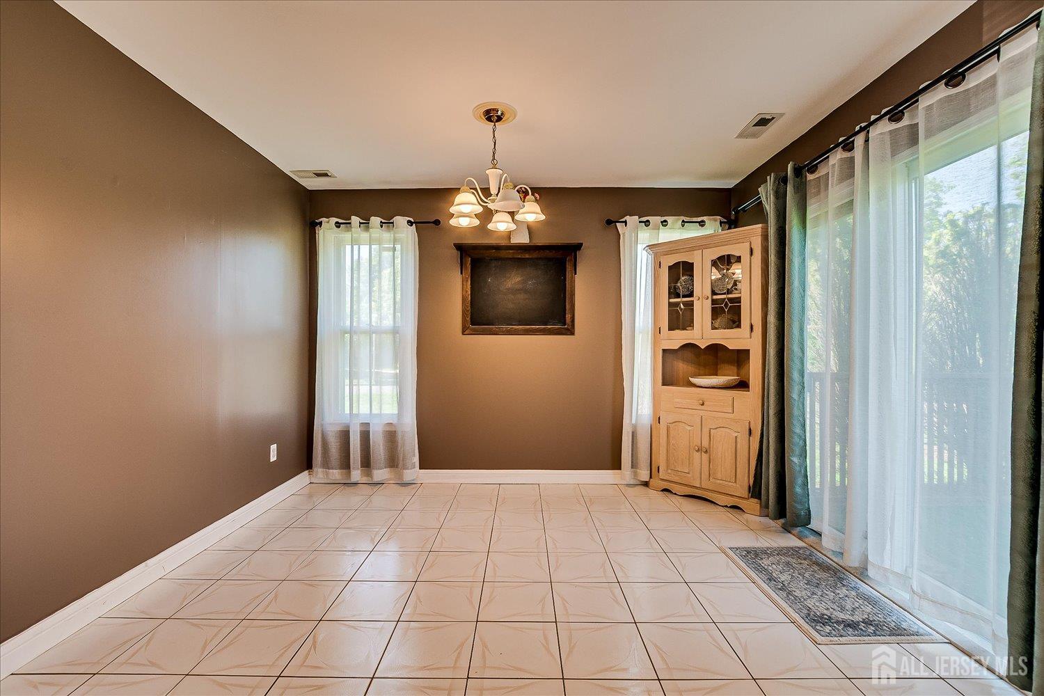 7 Heather Way, Sayreville, New Jersey image 8
